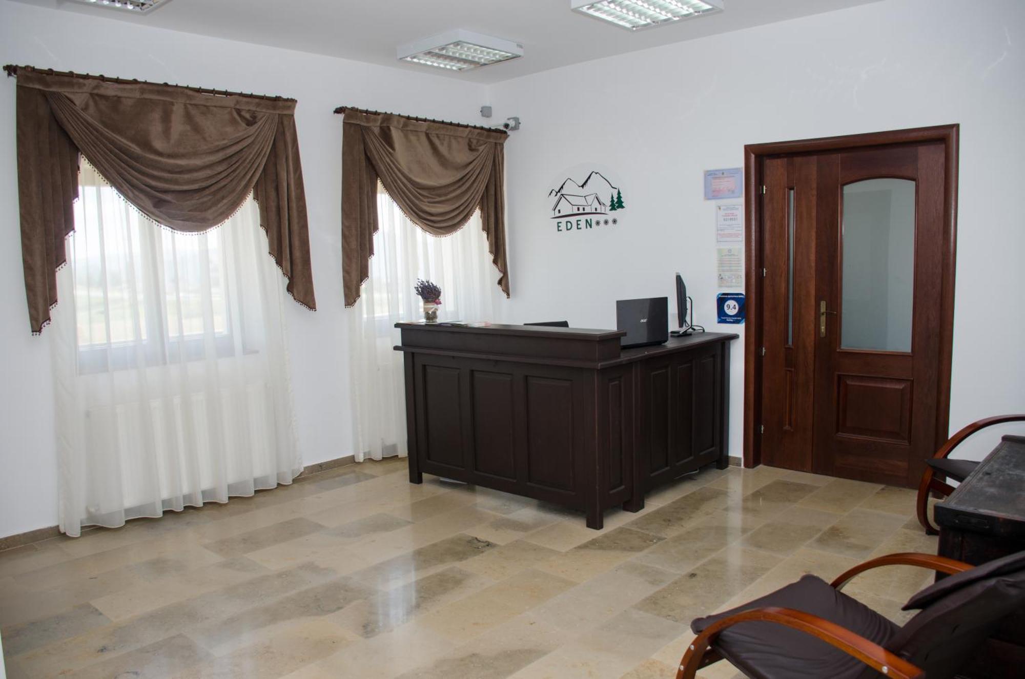 Pensiunea Agroturistica Eden Piatra Fantanele Bagian luar foto